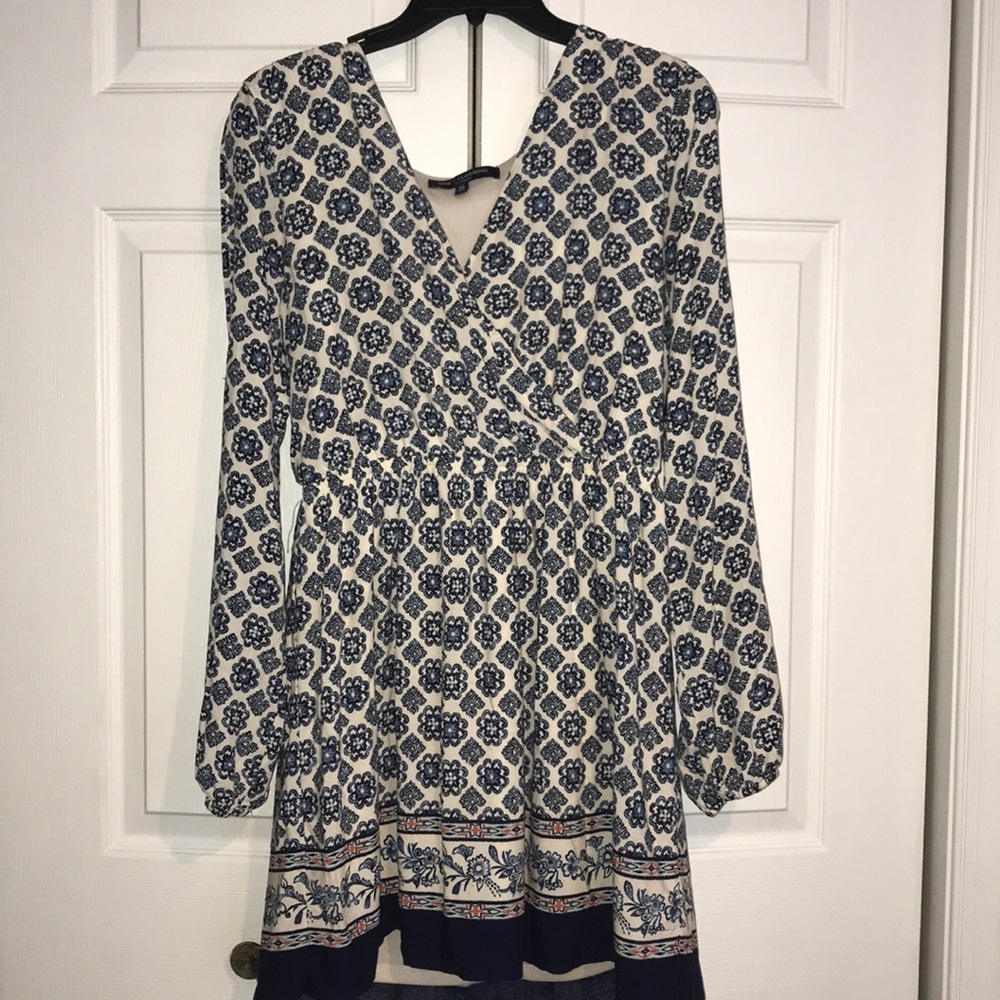 Patterned v-neck dress